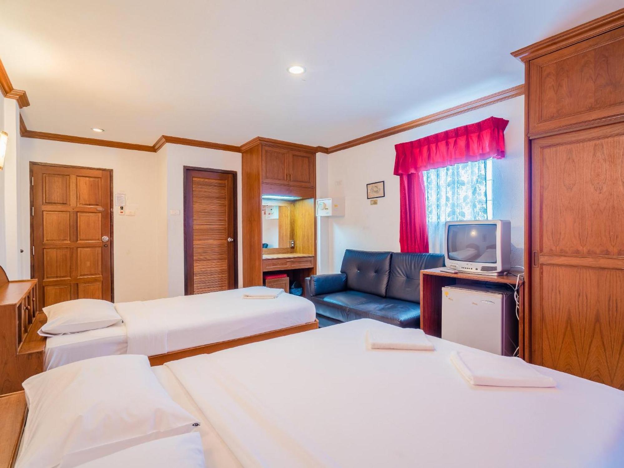 Break Point Hotel Patong Exterior foto
